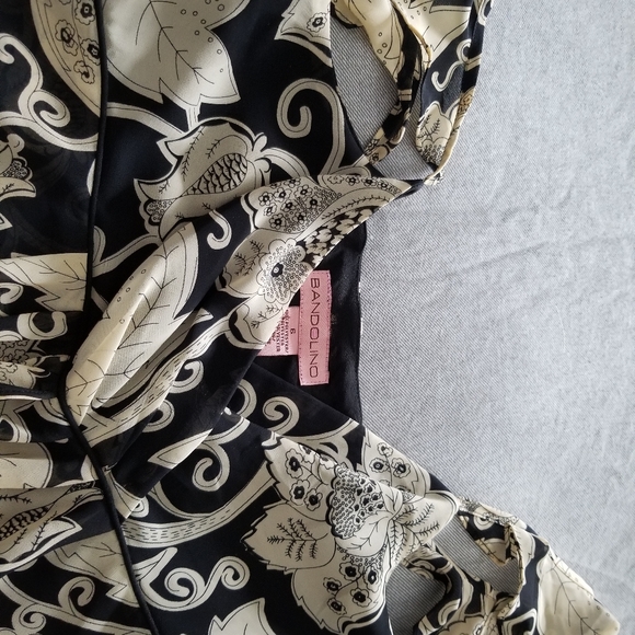 Blouse by Bandolino. Feminine and elegant - Picture 2 of 2